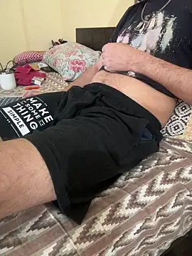 Snapshot of wriedbeardo818 chatting on March 30, 6:58 am wriedbeardo818 online show from March 30, 6:58 am