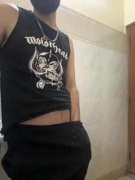 Snapshot of wriedbeardo818 chatting on April 2, 9:29 am wriedbeardo818 online show from April 2, 9:29 am