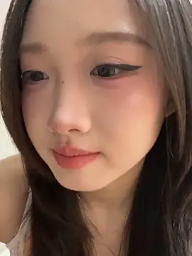 Alice-babyone online show from May 19, 12:44 pm