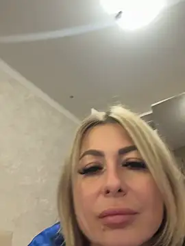 peach widow online show from April 23, 12:40 pm