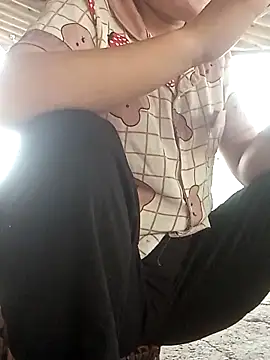 Snapshot of Minaamoto chatting on April 8, 12:43 am Minaamoto online show from April 8, 12:43 am