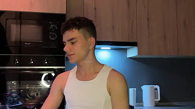 MaxWoolf online show from May 30, 2:25 pm