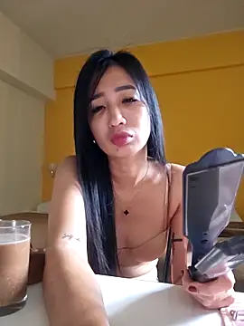 Emceeeeee25 online show from March 29, 4:45 am