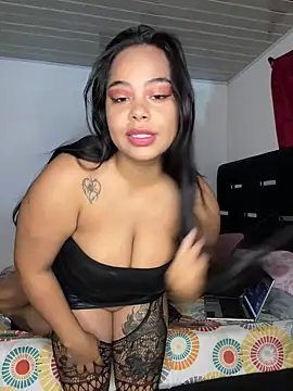 lunaa love online show from April 21, 1:18 am