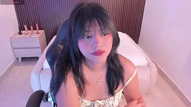 MILLYEVANS1 online show from May 1, 3:11 am