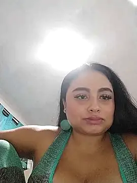 Snapshot of Aliceee_bolton chatting on April 11, 4:06 am Aliceee bolton online show from April 11, 4:06 am