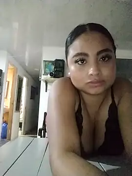 Snapshot of Aliceee_bolton chatting on April 16, 4:46 am Aliceee bolton online show from April 16, 4:46 am