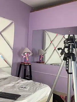 Snapshot of LeticiaVisconti chatting on April 3, 8:29 pm LeticiaVisconti online show from April 3, 8:29 pm