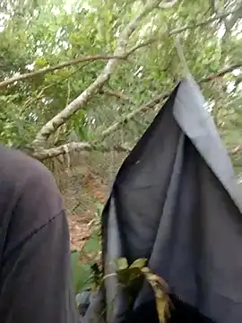 Snapshot of tainted95 chatting on March 29, 10:32 pm tainted95 online show from March 29, 10:32 pm