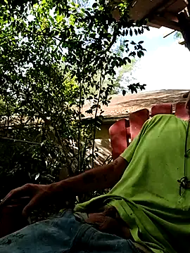 Snapshot of tainted95 chatting on March 30, 8:32 pm tainted95 online show from March 30, 8:32 pm