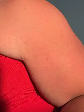 hugemanbreasts online show from June 5, 10:04 pm