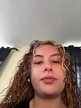 Snapshot of Amber-fire chatting on April 26, 5:10 pm Amber-fire online show from April 26, 5:10 pm