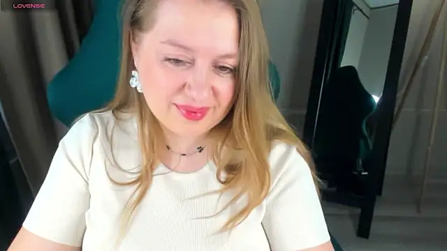 CleoXotie online show from May 25, 4:40 am