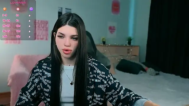 molly rettyy online show from June 30, 4:02 am