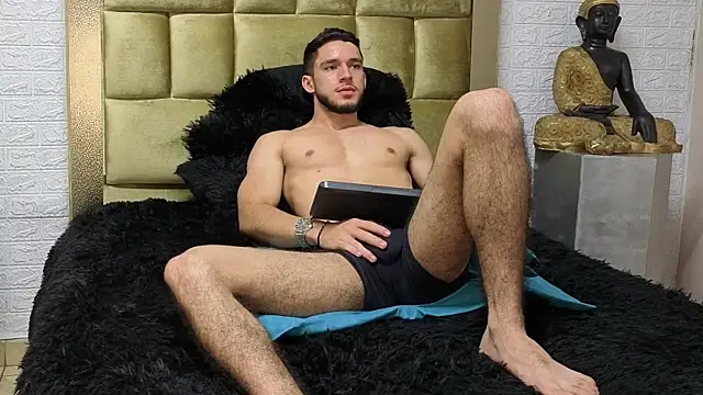 axel tone online show from May 10, 11:15 am