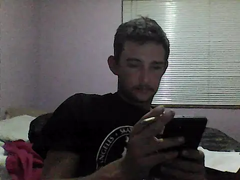 Snapshot of ekslus247 chatting on April 9, 6:46 pm ekslus247 online show from April 9, 6:46 pm