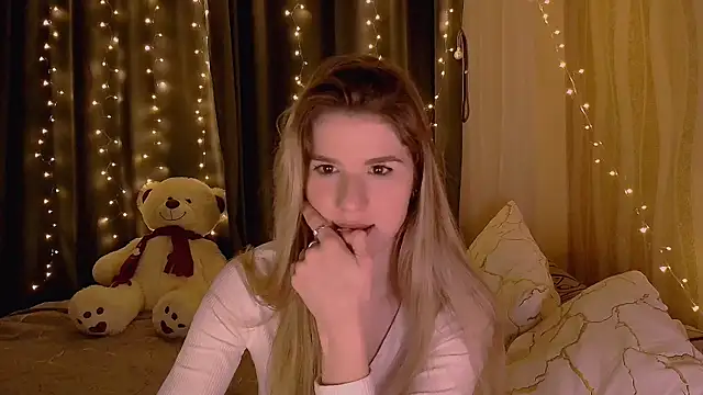 Alisa Swan  online show from May 2, 8:03 pm