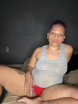 SHY QUINN online show from May 4, 12:23 pm