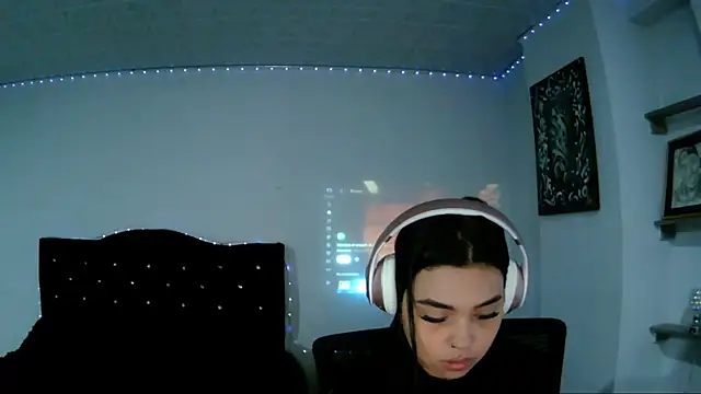 Luna Velvet7 online show from May 21, 4:52 am