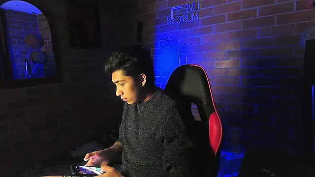 ethann2  online show from April 4, 6:22 am