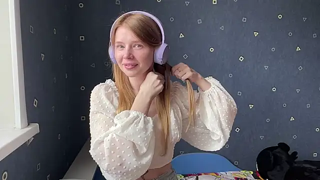 Snapshot of fanybuny chatting on April 1, 8:04 am fanybuny online show from April 1, 8:04 am