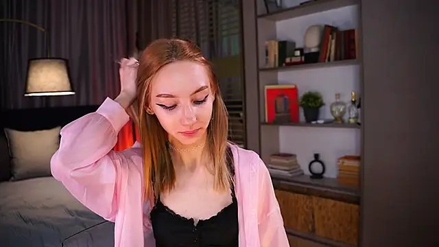 Snapshot of Melrose_ chatting on March 31, 10:10 pm Melrose online show from March 31, 10:10 pm