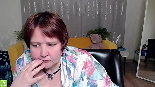 QUEEN02030 online show from May 10, 10:42 am