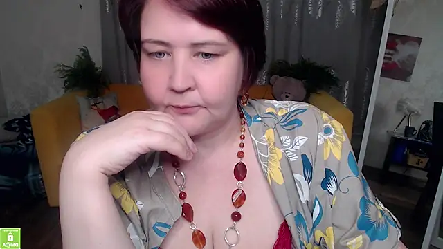 QUEEN02030 online show from June 17, 10:17 am
