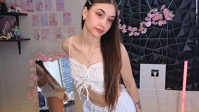 belle cute online show from April 4, 2:54 am