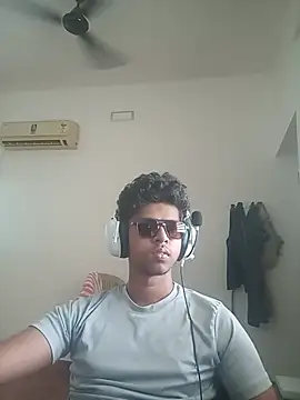Snapshot of letsplaygame chatting on July 8, 7:02 am letsplaygame online show from July 8, 7:02 am