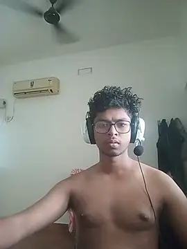 Snapshot of letsplaygame chatting on July 10, 8:07 am letsplaygame online show from July 10, 8:07 am
