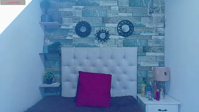 Skylernaomi online show from May 21, 2:13 pm