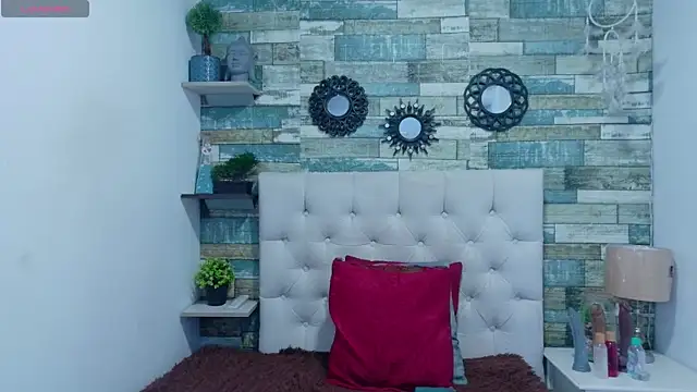 Skylernaomi online show from May 22, 1:28 pm
