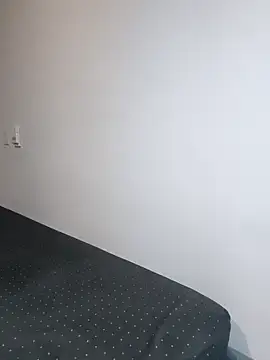 aleenavarro online show from April 7, 8:04 am