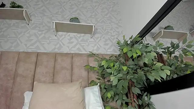 GrayHall online show from April 30, 8:42 am