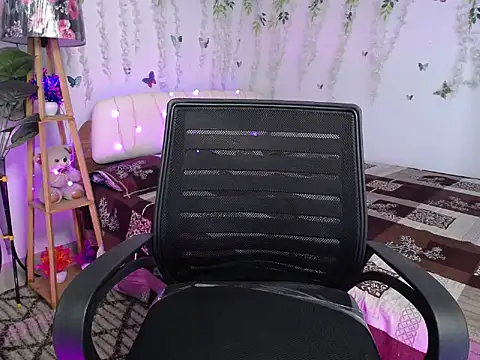 Naughty Stripgirl0 online show from April 20, 7:44 am