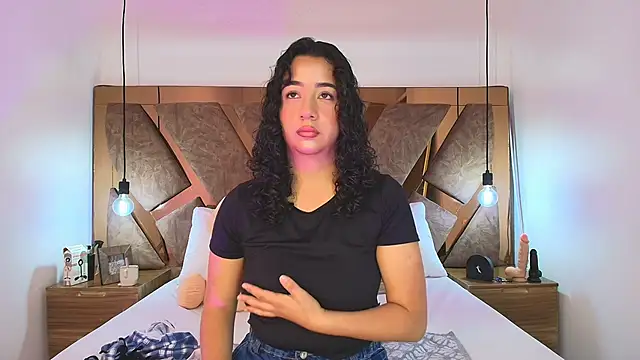 Snapshot of bella_swwan_ chatting on May 8, 4:56 pm bella swwan online show from May 8, 4:56 pm