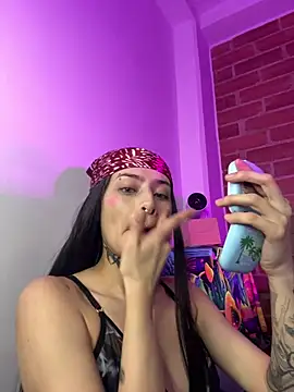 Snapshot of Babeel_ chatting on April 7, 9:59 pm Babeel online show from April 7, 9:59 pm