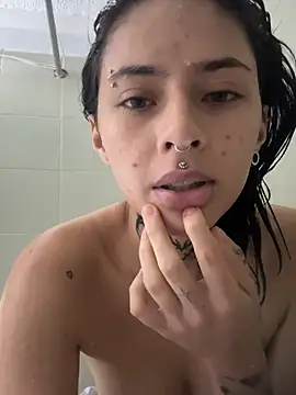 Snapshot of Babeel_ chatting on April 24, 3:03 pm Babeel online show from April 24, 3:03 pm