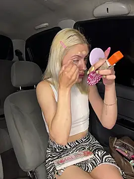 Lia fire online show from April 3, 3:04 am