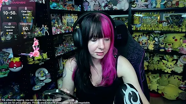 Snapshot of CutieTracer chatting on July 19, 12:53 pm CutieTracer online show from July 19, 12:53 pm