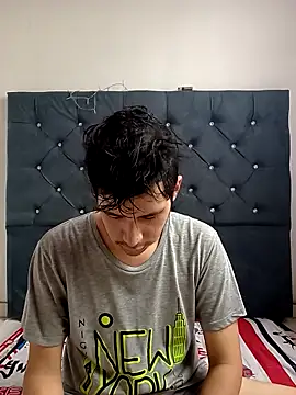 Snapshot of Ian-yin08 chatting on April 5, 8:28 pm Ian-yin08 online show from April 5, 8:28 pm