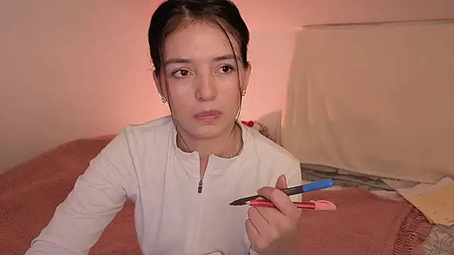 Snapshot of AMELIEEEX chatting on April 15, 6:53 am AMELIEEEX online show from April 15, 6:53 am