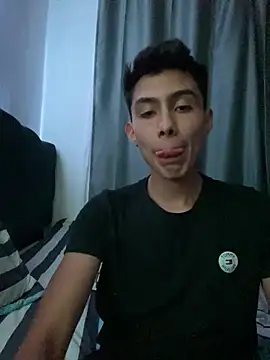 Snapshot of jmaxter chatting on April 8, 4:34 am jmaxter online show from April 8, 4:34 am