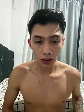 Snapshot of jmaxter chatting on April 9, 4:34 am jmaxter online show from April 9, 4:34 am