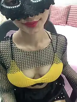 Snapshot of SUMITI_ chatting on April 3, 7:45 pm SUMITI online show from April 3, 7:45 pm