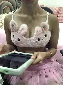 Snapshot of SUMITI_ chatting on April 9, 7:41 pm SUMITI online show from April 9, 7:41 pm