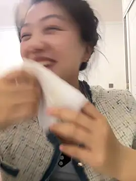 Shanshan 1267 online show from May 1, 2:10 pm