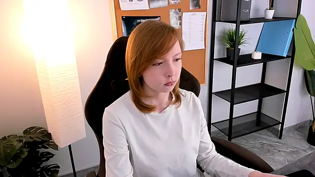 CherryCrushLove online show from April 25, 6:05 am