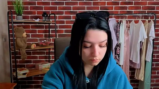 Snapshot of AnnaaPage chatting on April 15, 1:40 pm AnnaaPage online show from April 15, 1:40 pm